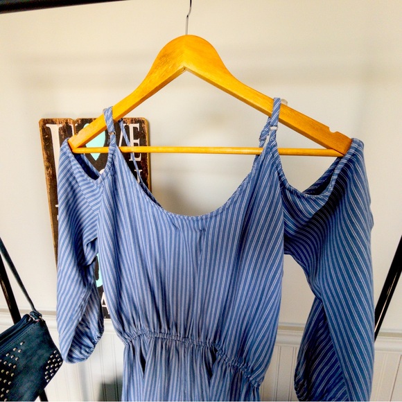 Hollister Summer Blue and White Romper Off the Shoulder Long Sleeve Size M B006 - Picture 6 of 11